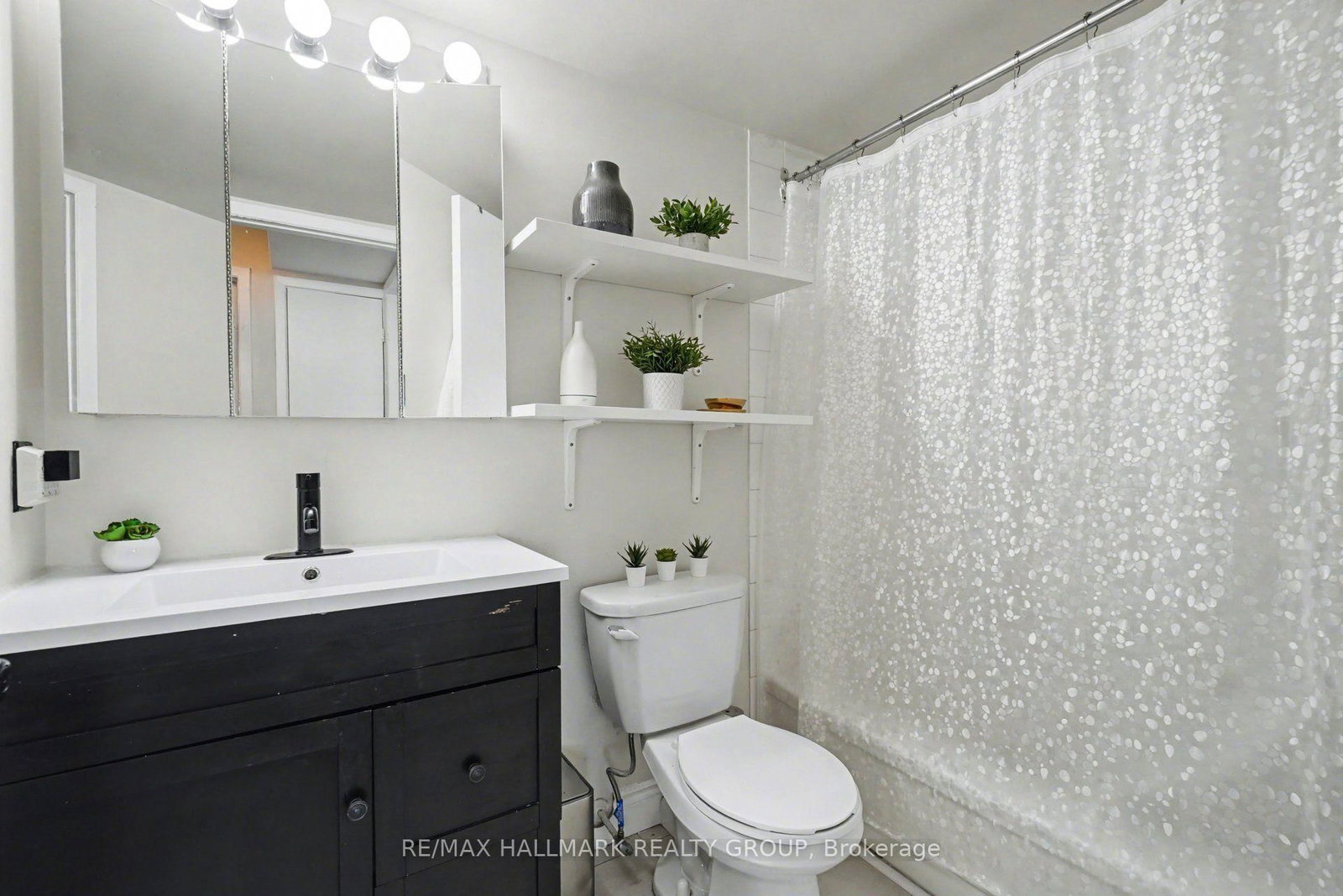 266 Lorry Greenberg Drive • #203 • Ottawa, ON photo 19