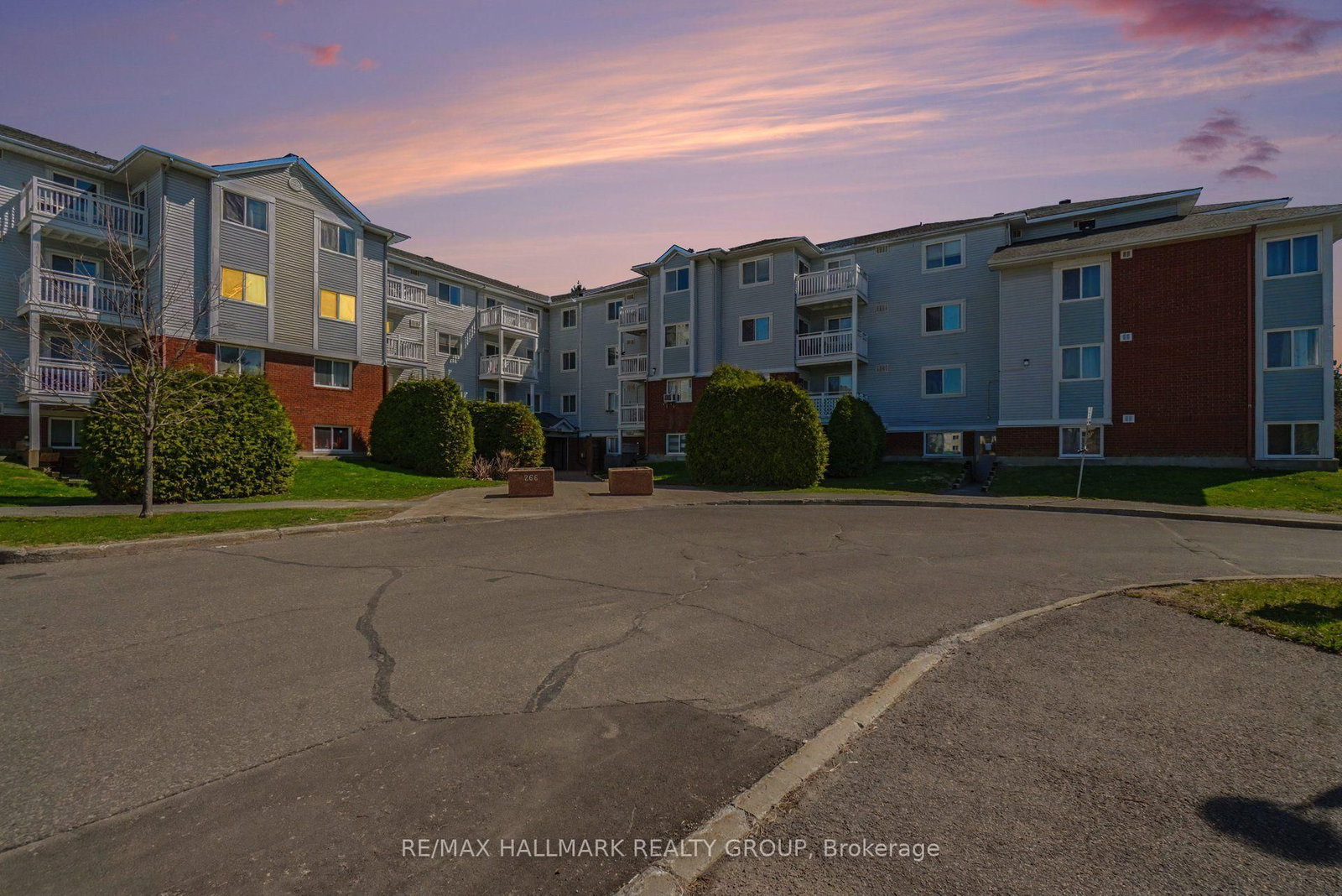 266 Lorry Greenberg Drive • #203 • Ottawa, ON photo 4