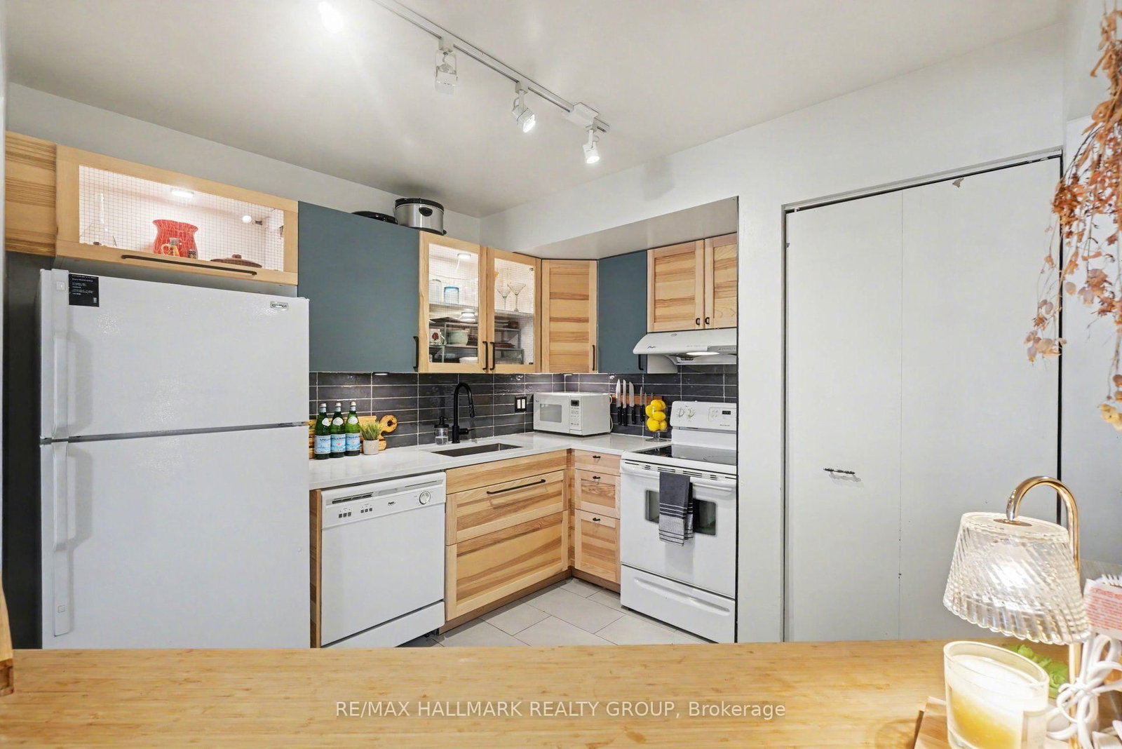 266 Lorry Greenberg Drive • #203 • Ottawa, ON photo 6