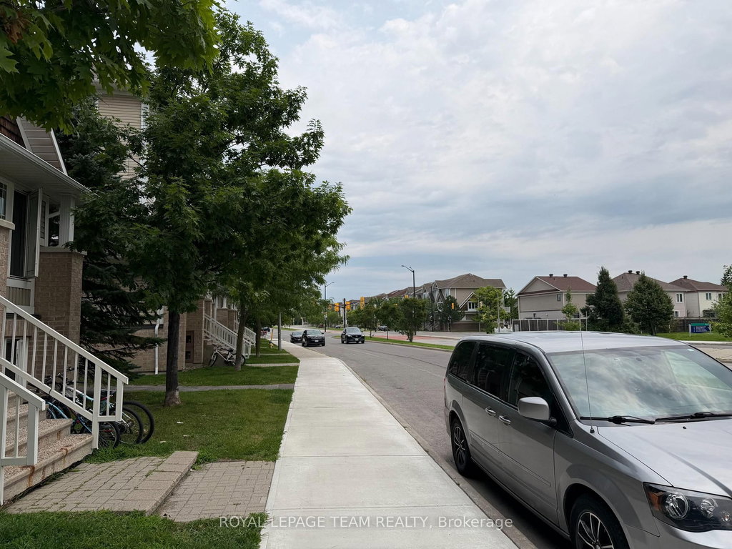 A - 419 CHAPMAN MILLS Drive 5