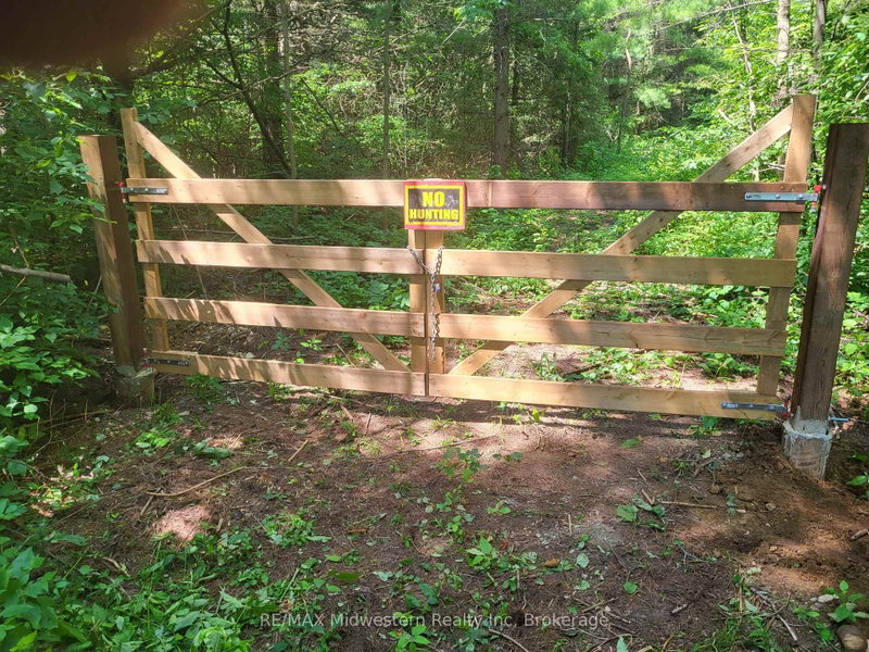 6492 10th Line photo 4