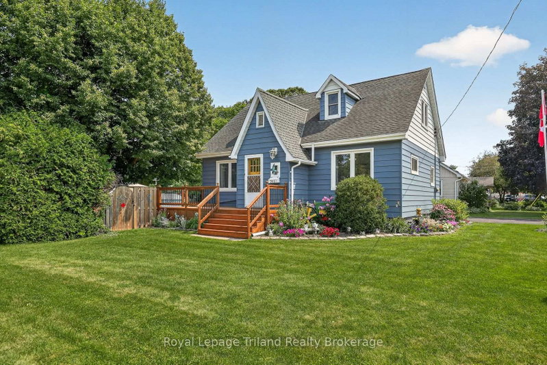 241 Delatre St W photo 4