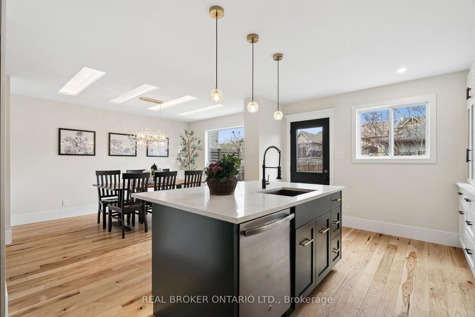 168 Hampson Crescent • Guelph/Eramosa, ON photo 11