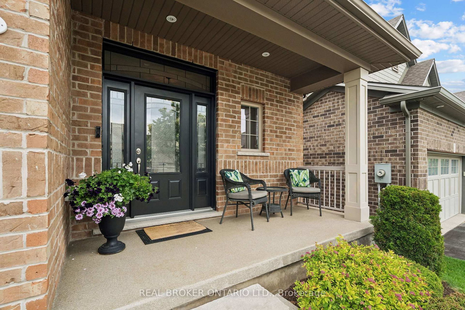 14 Chestnut Drive • Guelph/Eramosa, ON photo 3