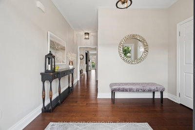 14 Chestnut Drive • Guelph/Eramosa, ON photo 4