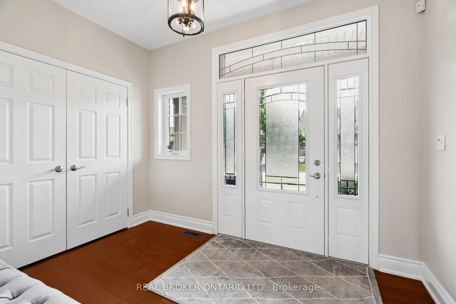 14 Chestnut Drive • Guelph/Eramosa, ON photo 5