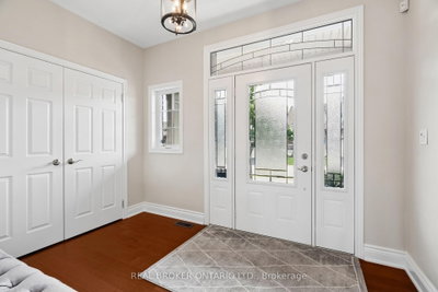 14 Chestnut Drive • Guelph/Eramosa, ON photo 5