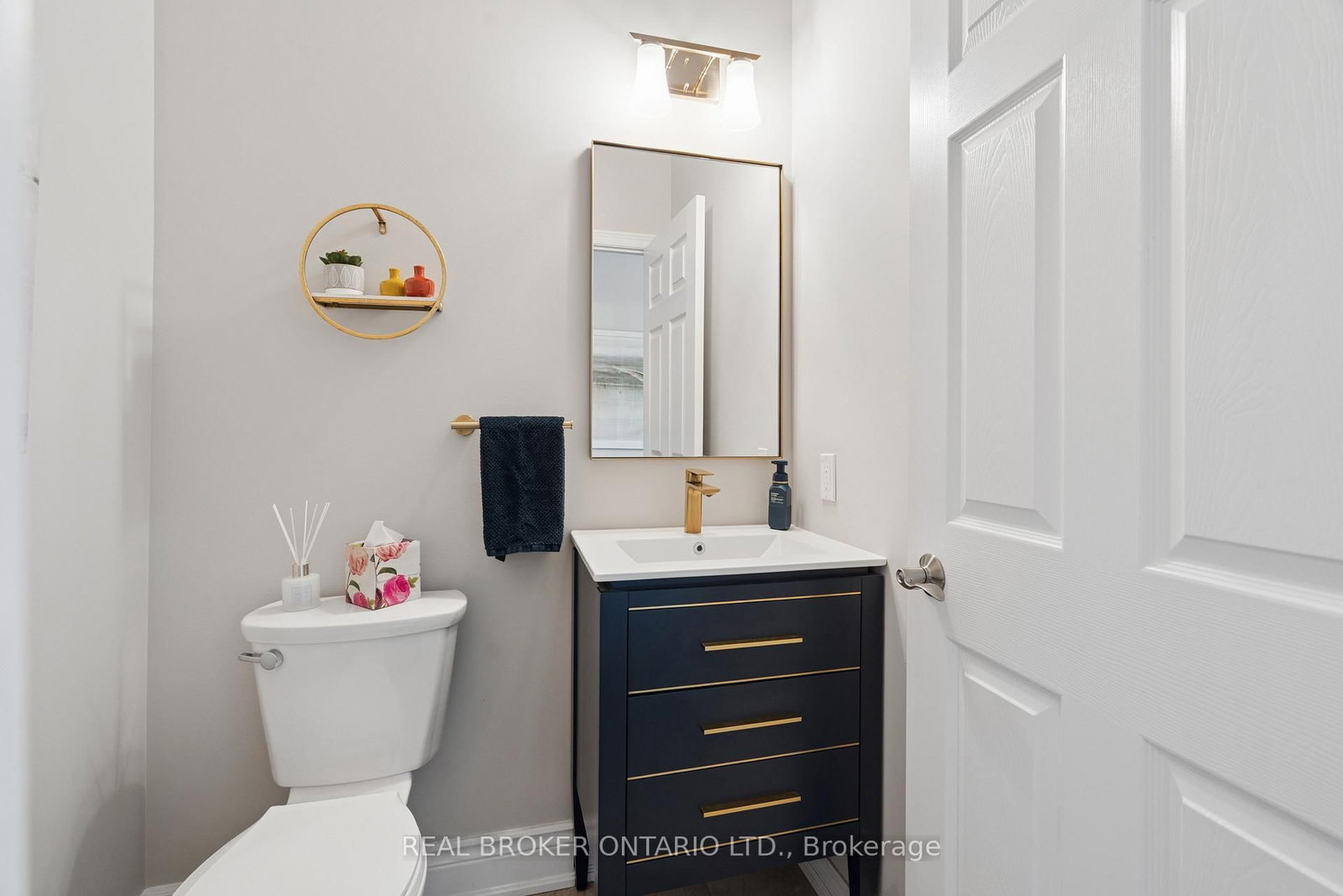 14 Chestnut Drive • Guelph/Eramosa, ON photo 6