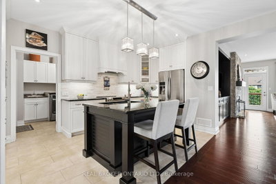 14 Chestnut Drive • Guelph/Eramosa, ON photo 7