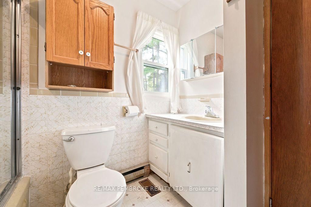 20 Meadowbrook Drive • Pembroke, ON photo 13