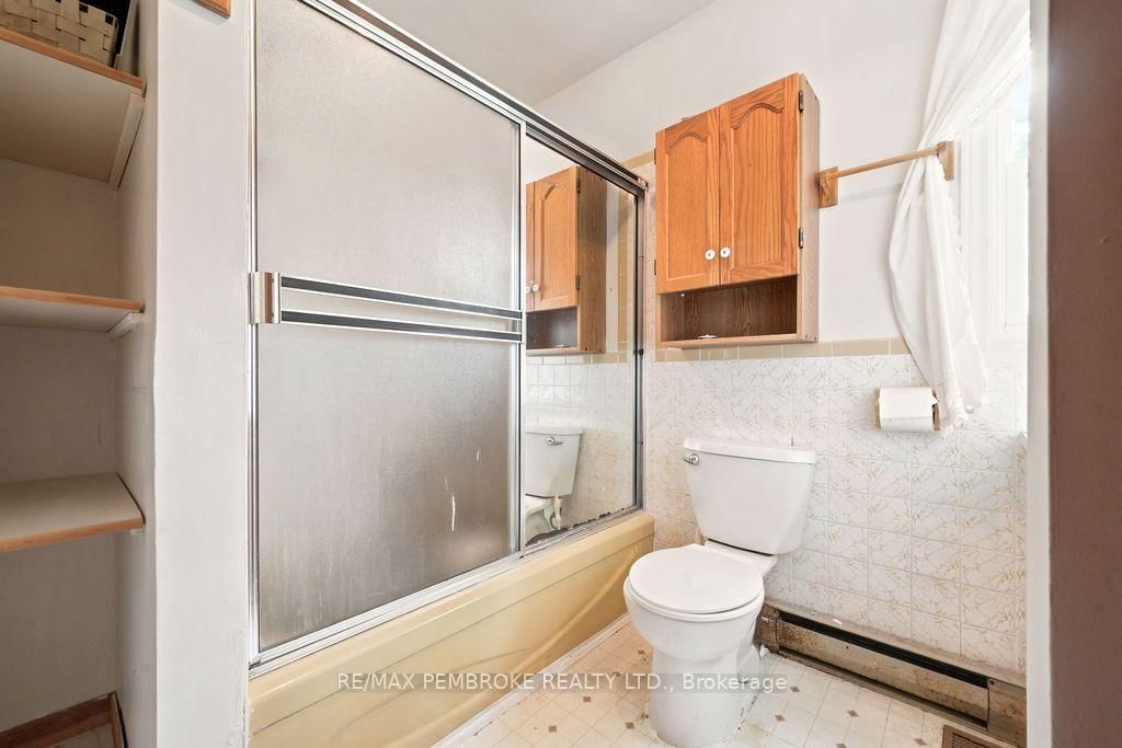 20 Meadowbrook Drive • Pembroke, ON photo 14