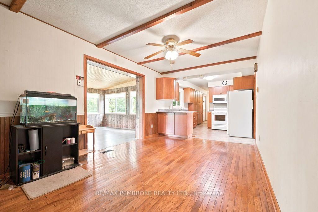 20 Meadowbrook Drive • Pembroke, ON photo 17