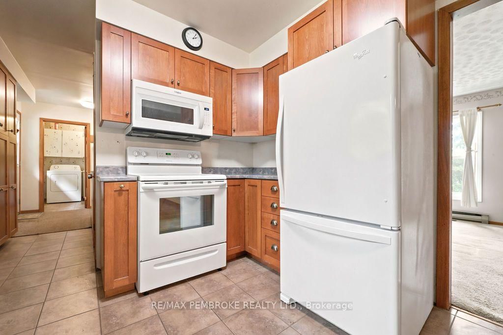 20 Meadowbrook Drive • Pembroke, ON photo 25