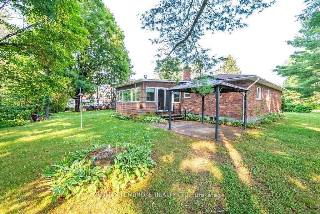 20 Meadowbrook Drive • Pembroke, ON photo 35
