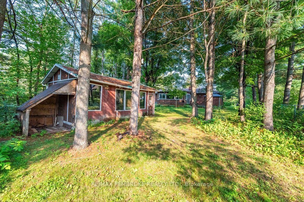 20 Meadowbrook Drive • Pembroke, ON photo 38