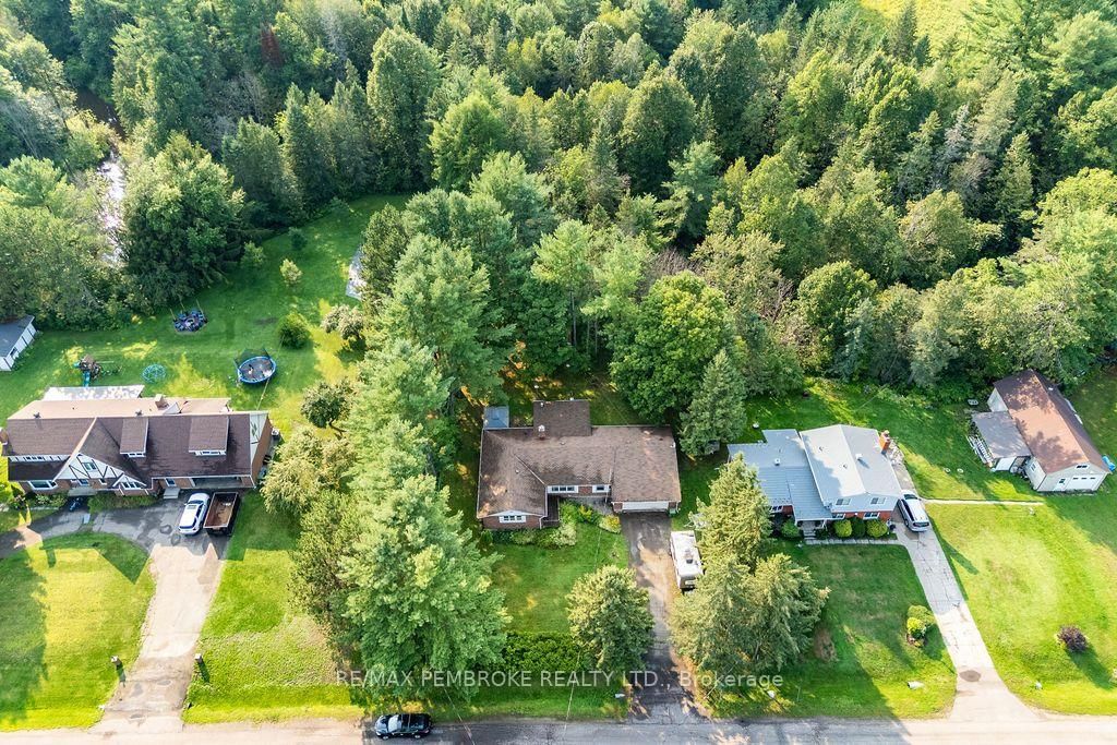 20 Meadowbrook Drive • Pembroke, ON photo 43