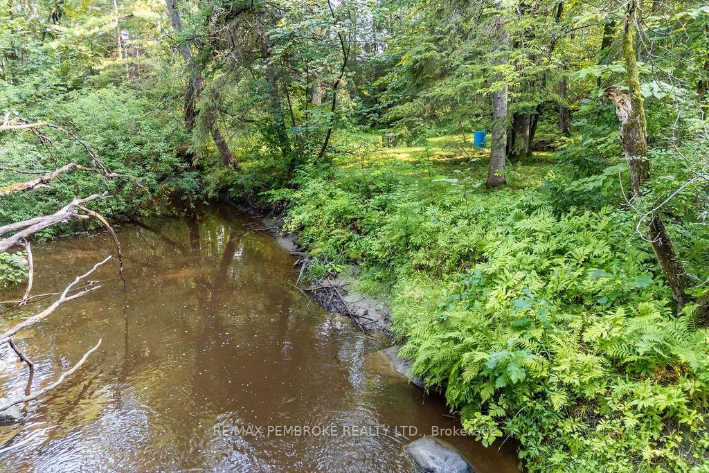 20 Meadowbrook Drive • Pembroke, ON photo 48