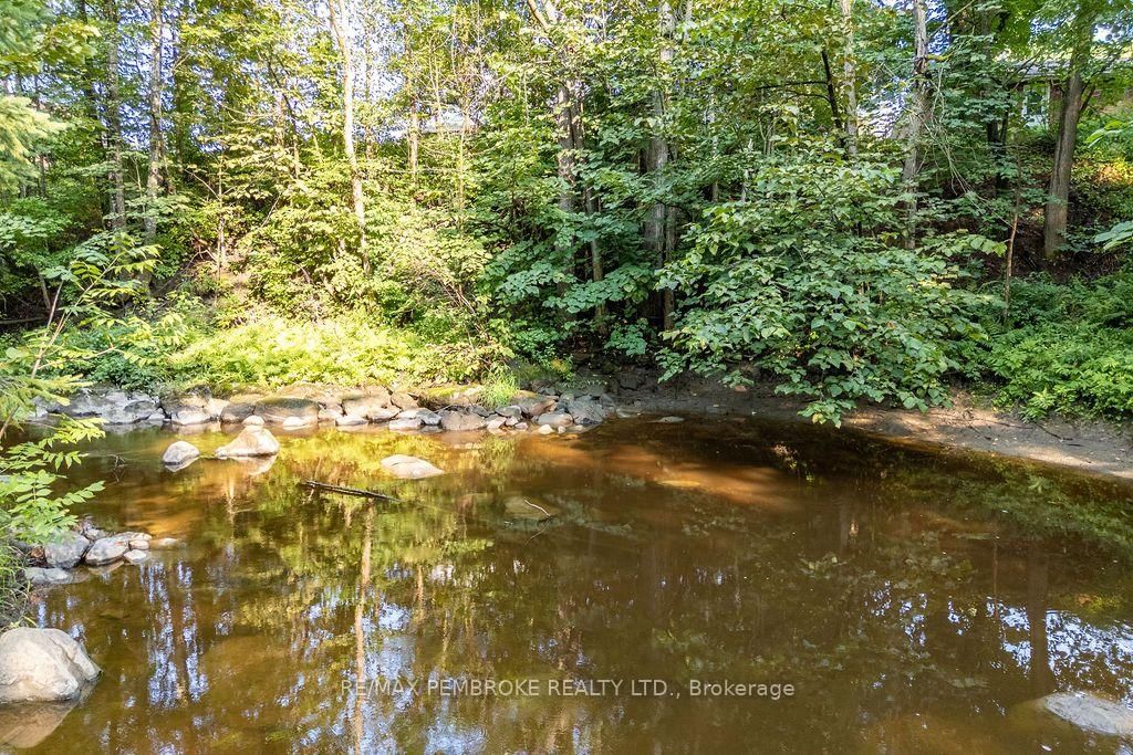 20 Meadowbrook Drive • Pembroke, ON photo 49