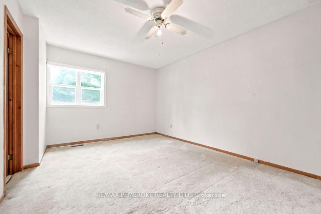 20 Meadowbrook Drive • Pembroke, ON photo 10