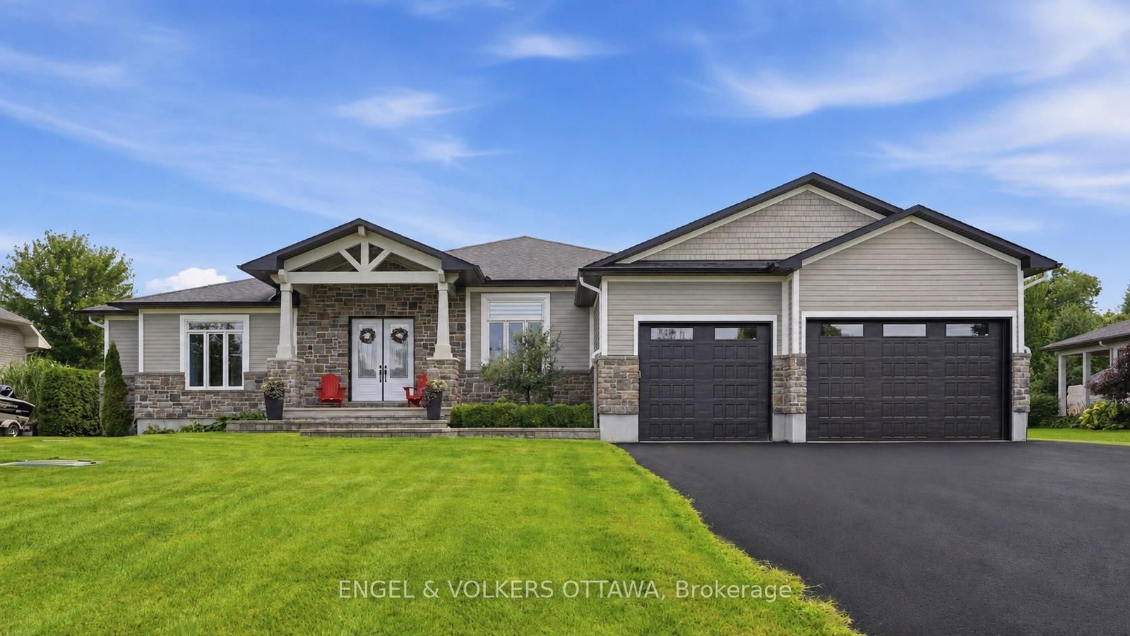 1914 Cedarlakes Way • Ottawa, ON photo 1