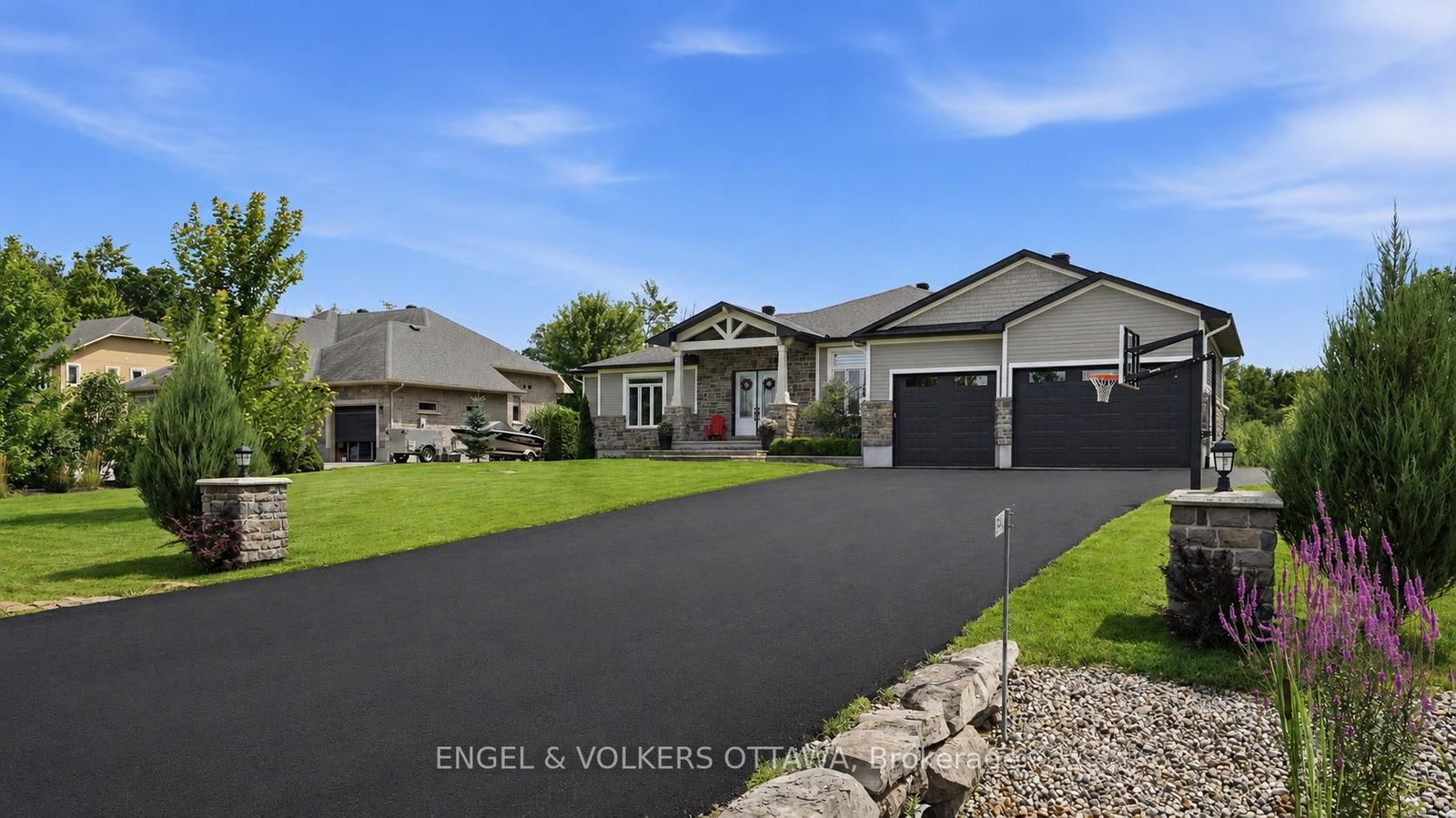 1914 Cedarlakes Way • Ottawa, ON photo 3