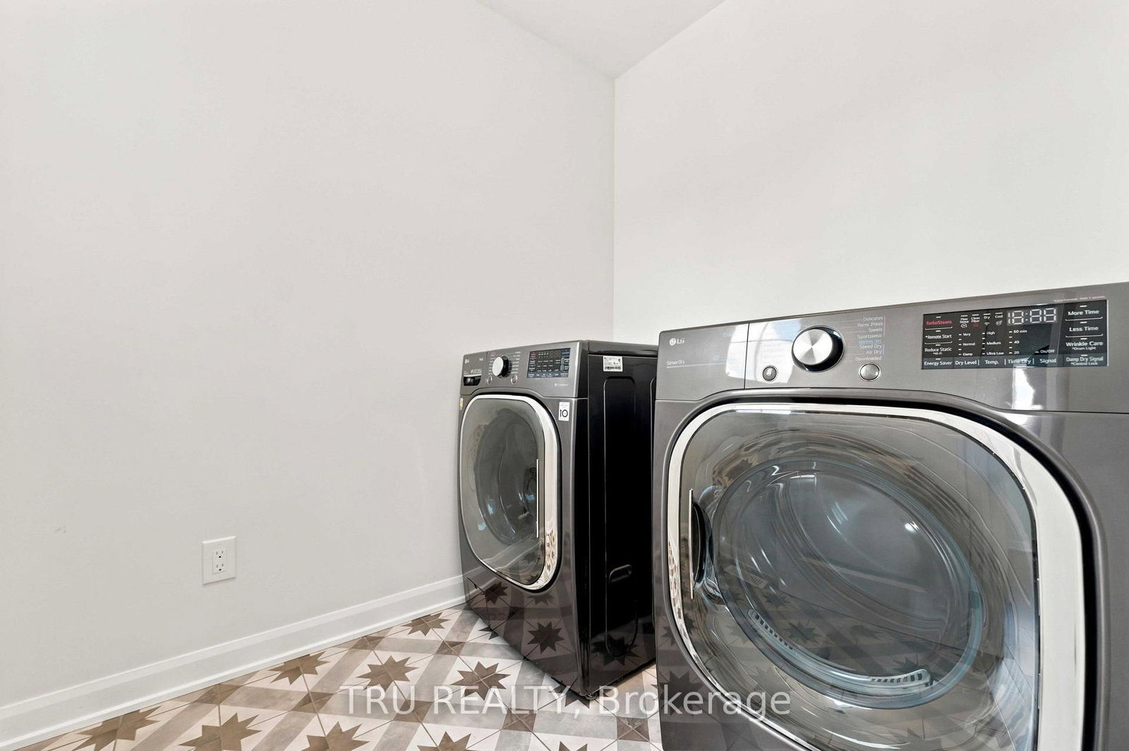 603 Winterset Road • Ottawa, ON photo 23