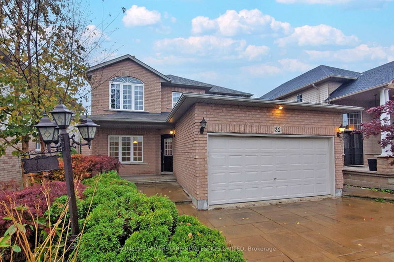 32 HOLKHAM Avenue