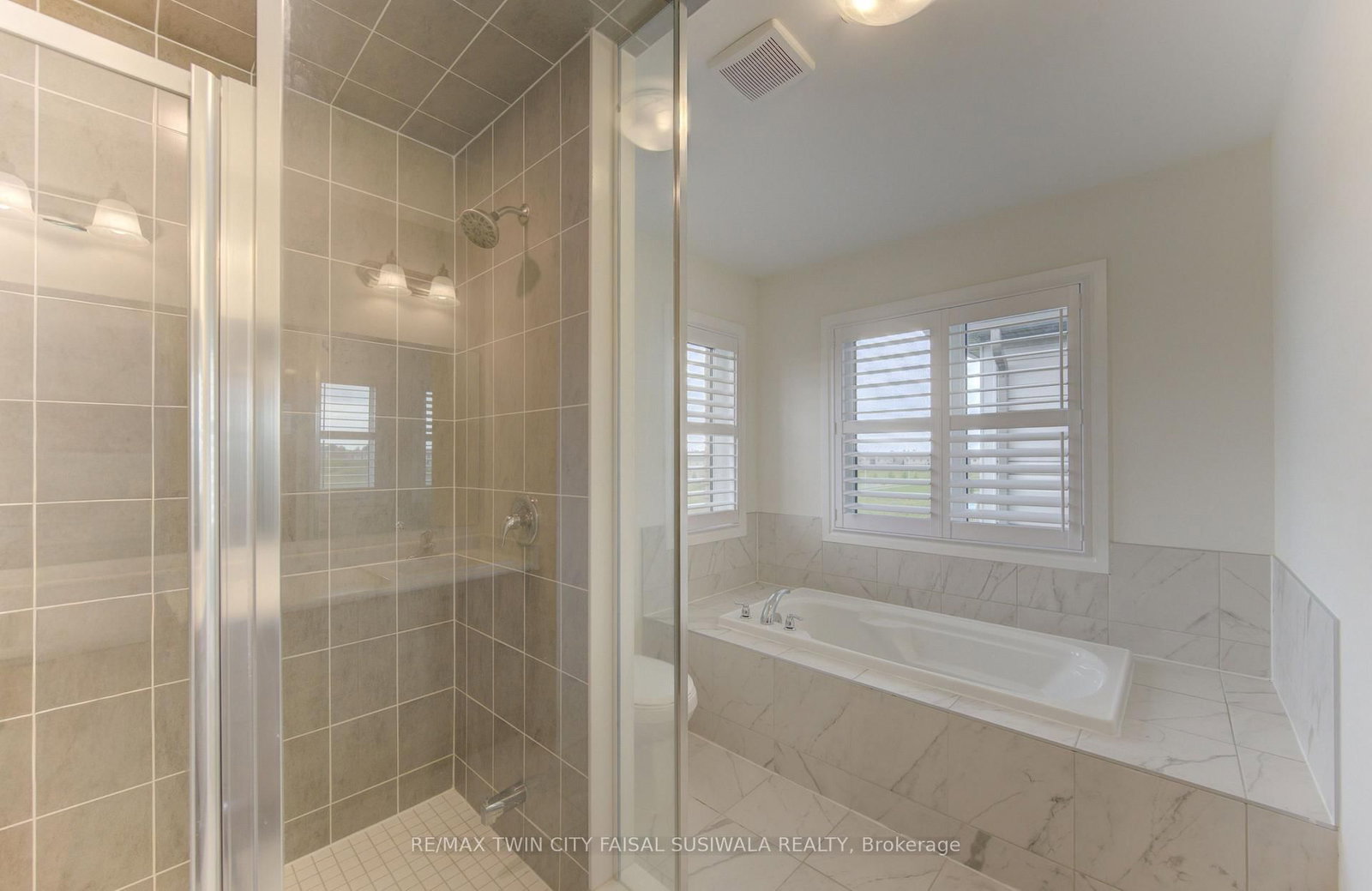 10 Mildred Gillies Street • North Dumfries, ON photo 12