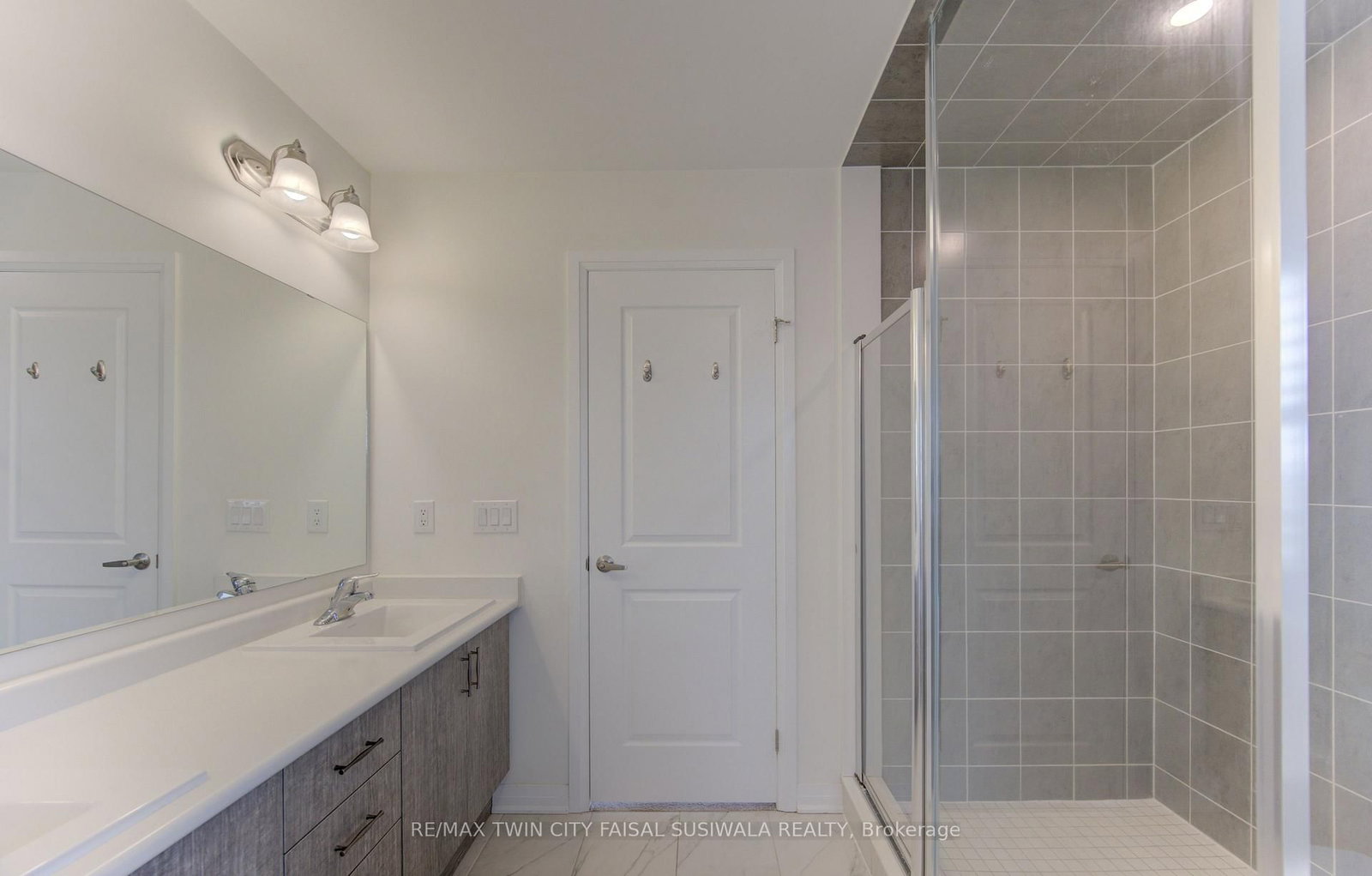 10 Mildred Gillies Street • North Dumfries, ON photo 13