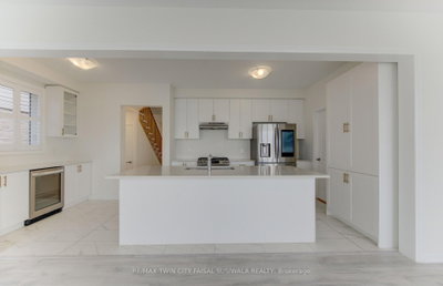 10 Mildred Gillies Street • North Dumfries, ON photo 6