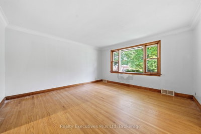 361 Metcalfe Street • Guelph, ON photo 5