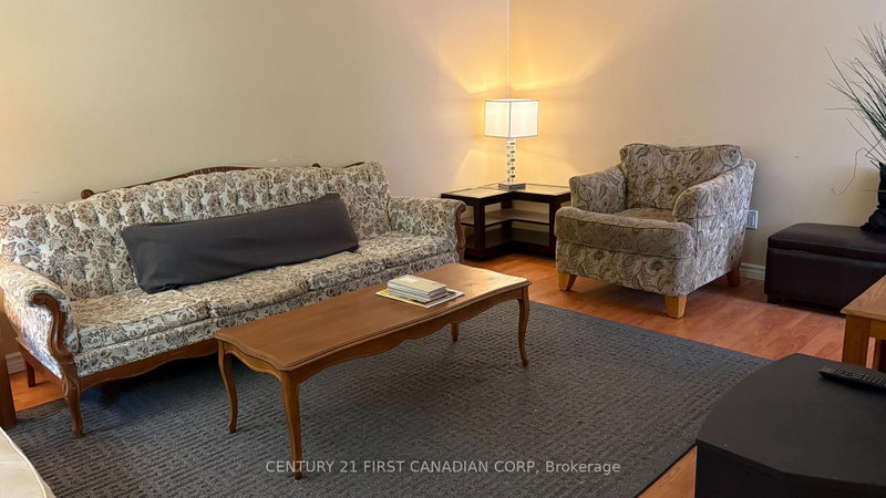 Room 1 - 460 Castlegrove Boulevard