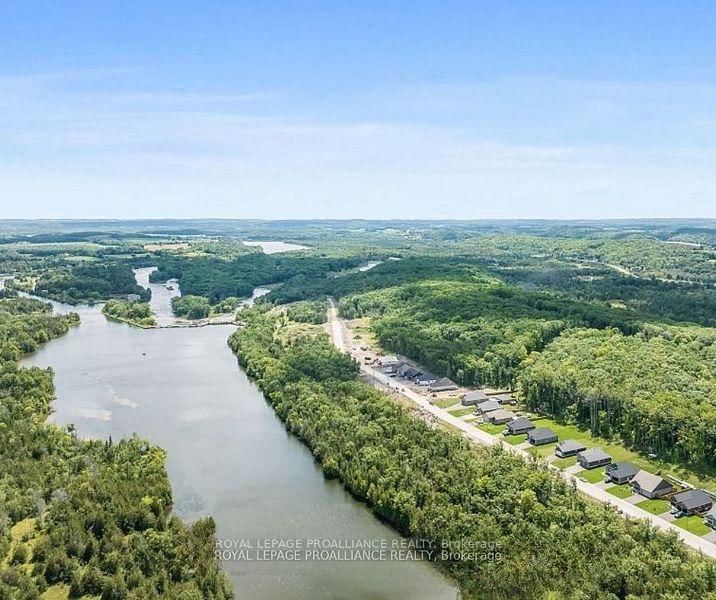 76 Riverside Trail