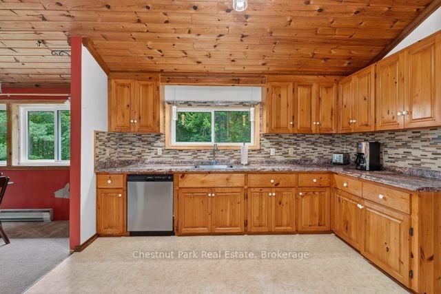1039 South Waseosa Lake Road • Huntsville, ON photo 12