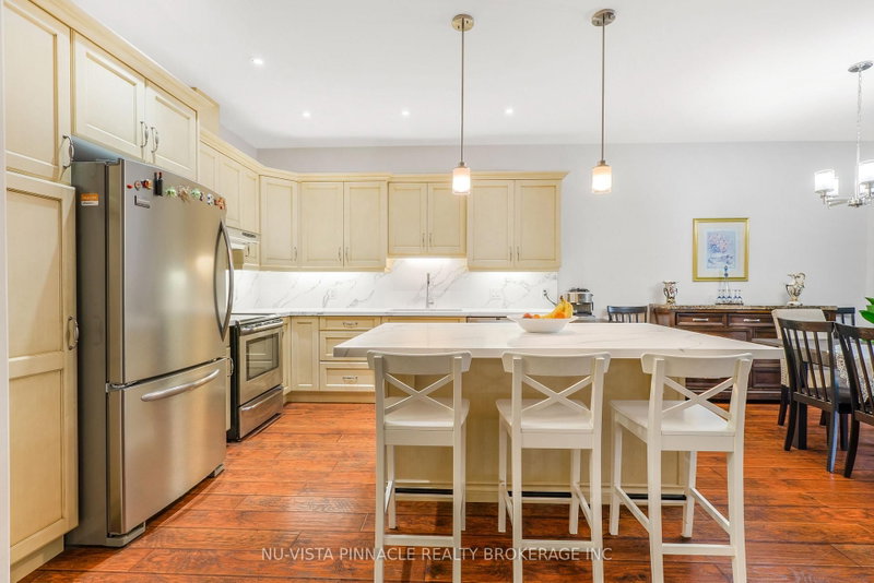 10 - 19 Hillside Drive E E