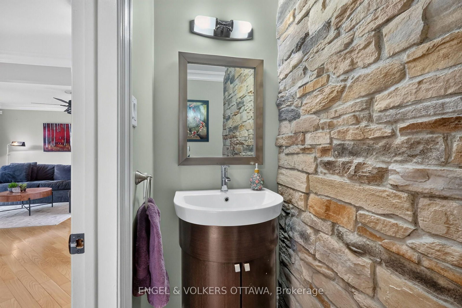 1069 St Germain Crescent • Ottawa, ON photo 17