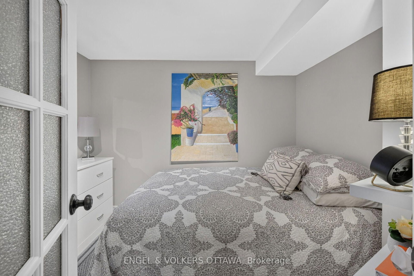 1069 St Germain Crescent • Ottawa, ON photo 31