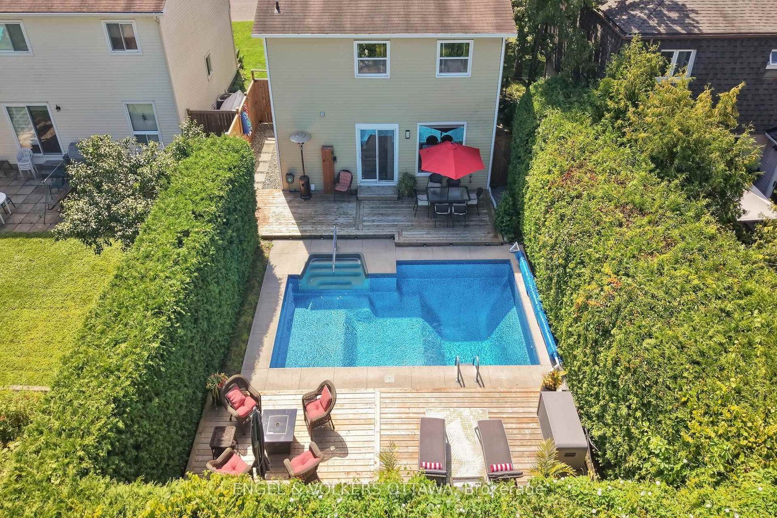 1069 St Germain Crescent • Ottawa, ON photo 47