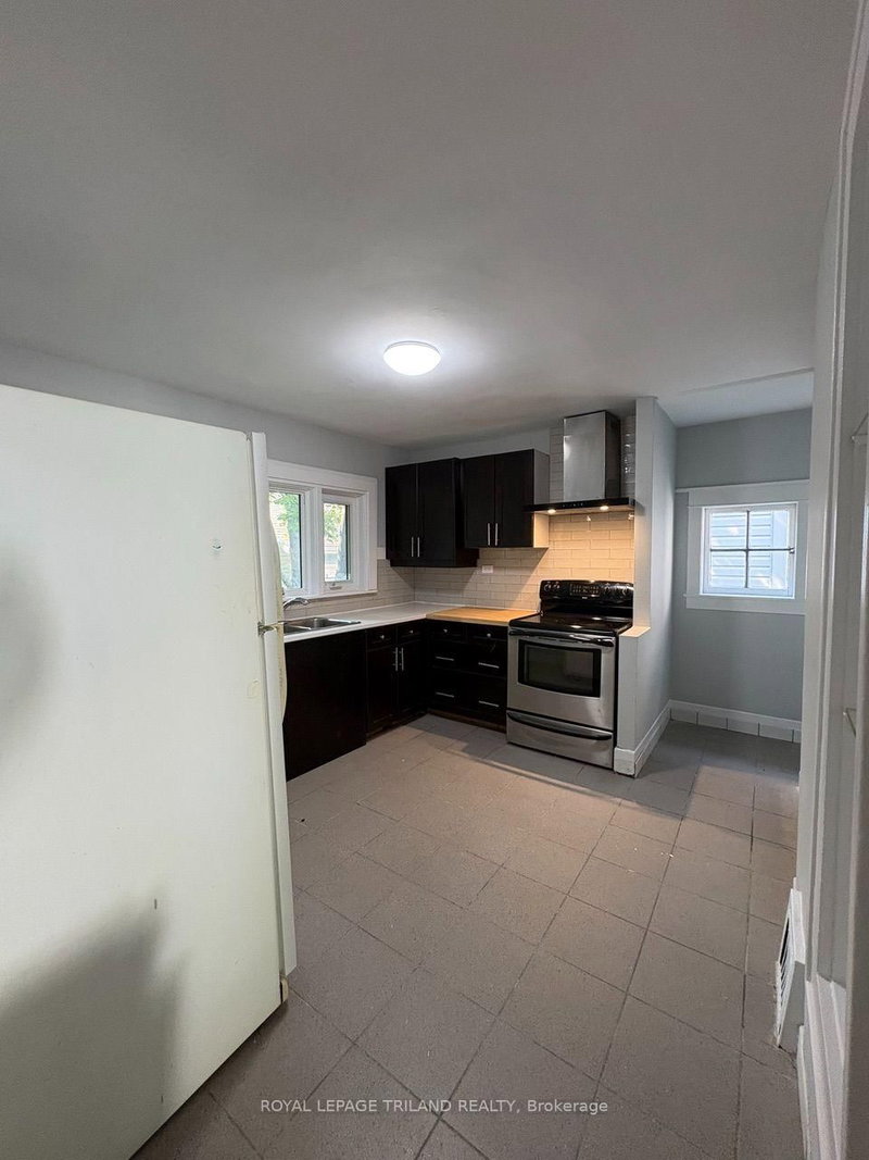 193 Huron St photo 5