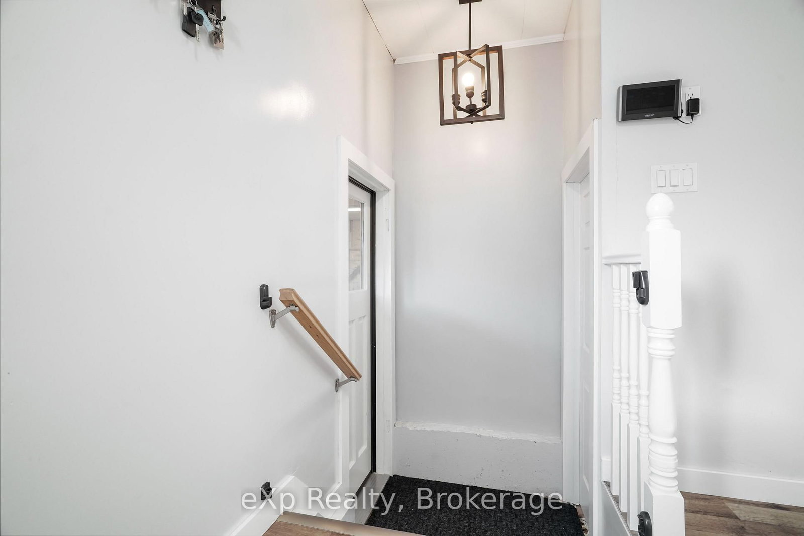 1060 Sanderson Street • Howick, ON photo 15