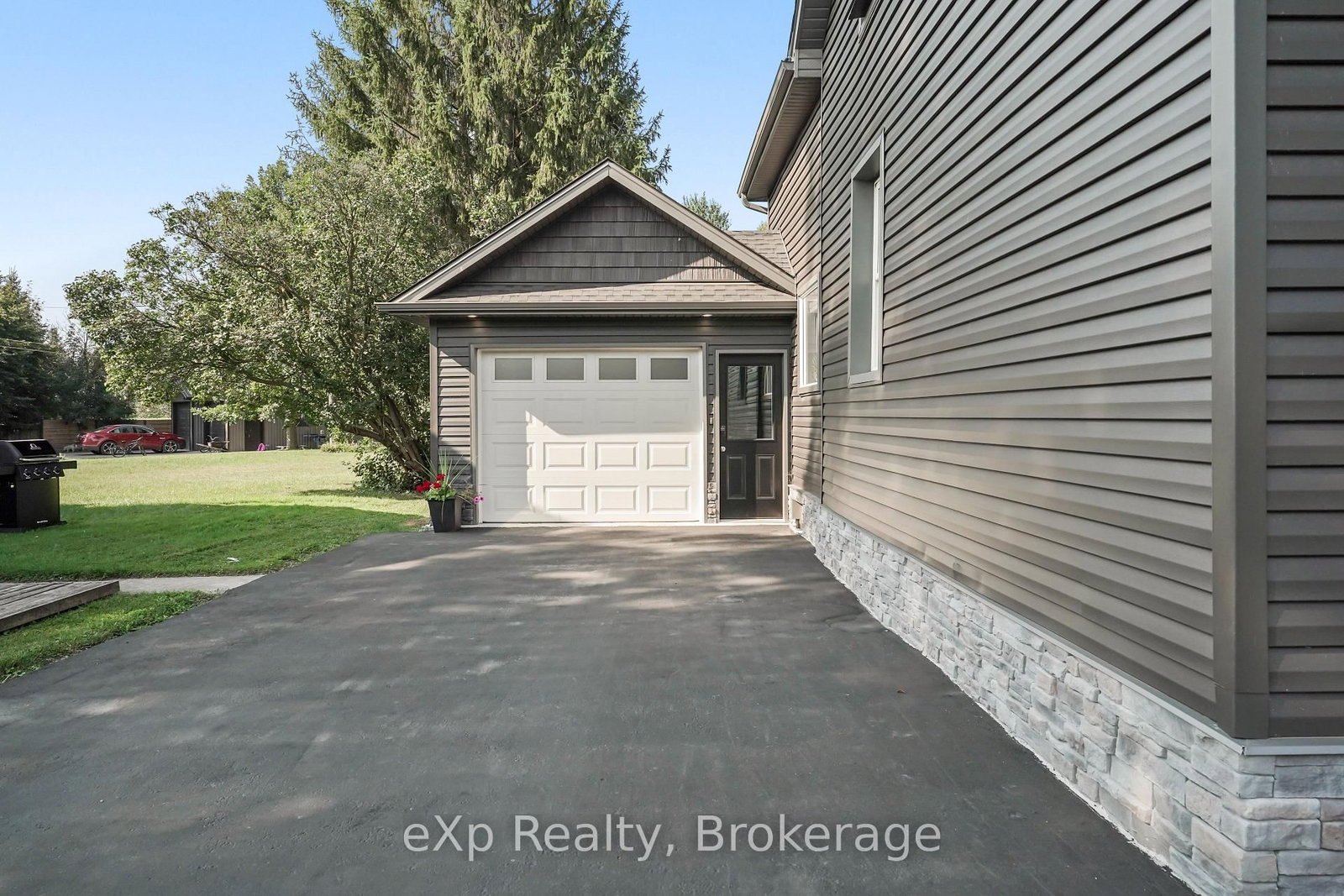 1060 Sanderson Street • Howick, ON photo 29