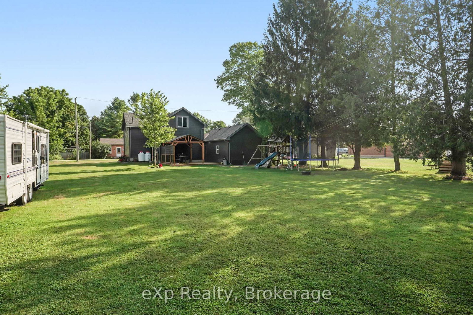 1060 Sanderson Street • Howick, ON photo 36