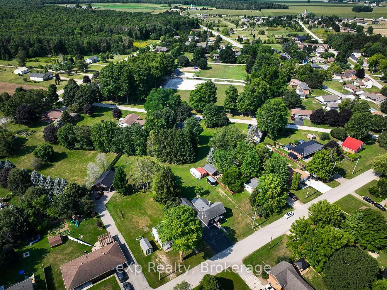 1060 Sanderson Street • Howick, ON photo 47