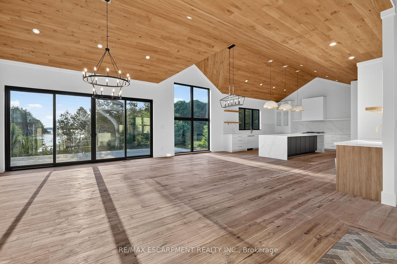 1641 Brackenrig Road • Muskoka Lakes, ON photo 8