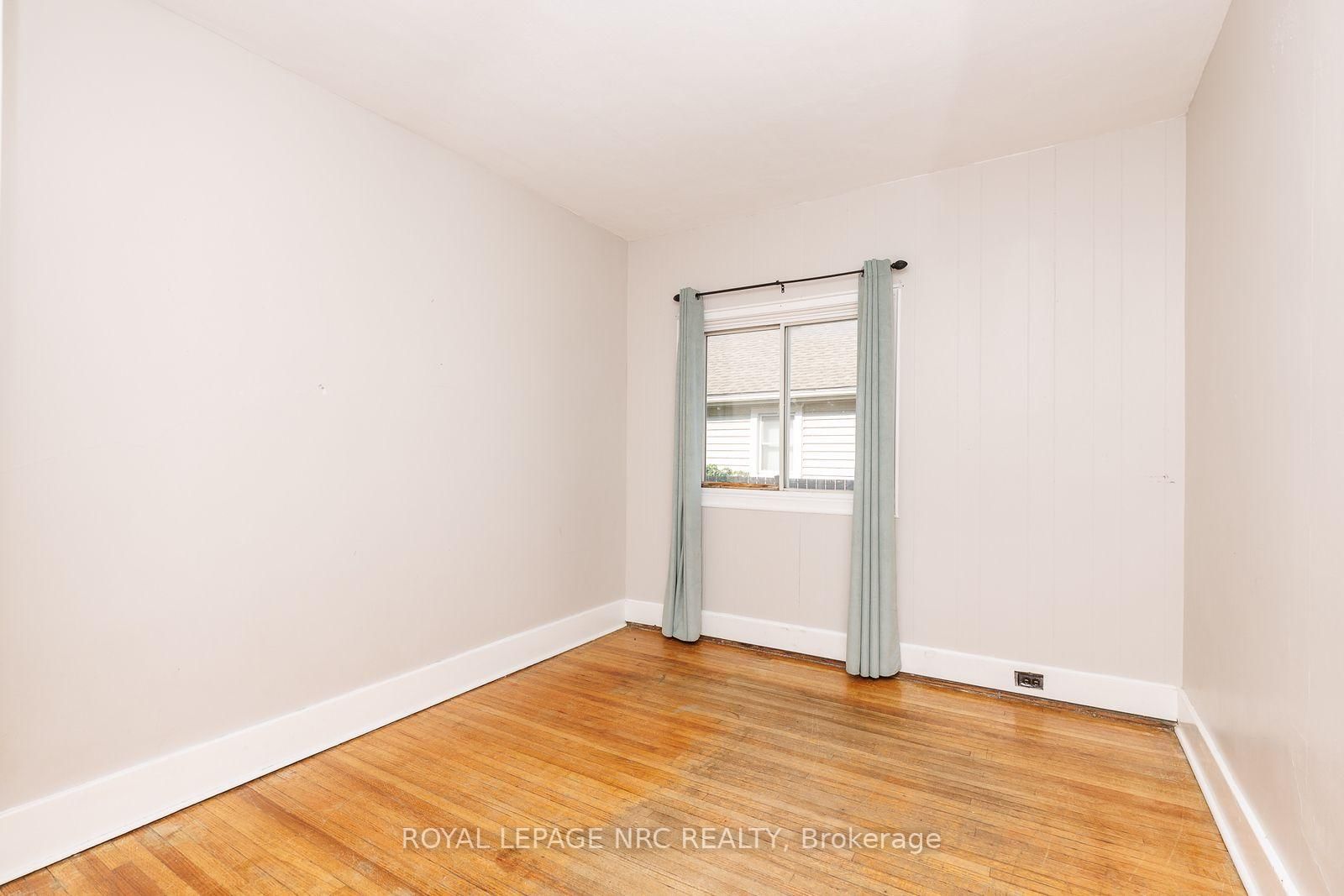 242 Henrietta Street • Fort Erie, ON photo 13