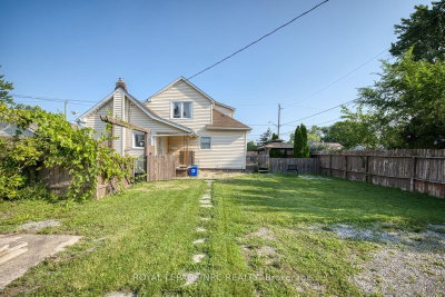 242 Henrietta Street • Fort Erie, ON photo 4