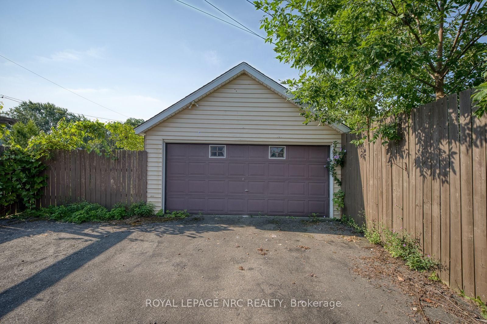 242 Henrietta Street • Fort Erie, ON photo 9