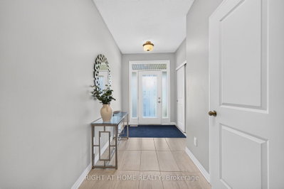 624 Spring Valley Drive • Ottawa, ON photo 4