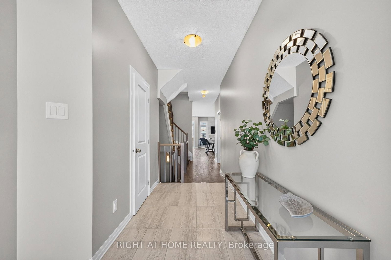 624 Spring Valley Drive • Ottawa, ON photo 6