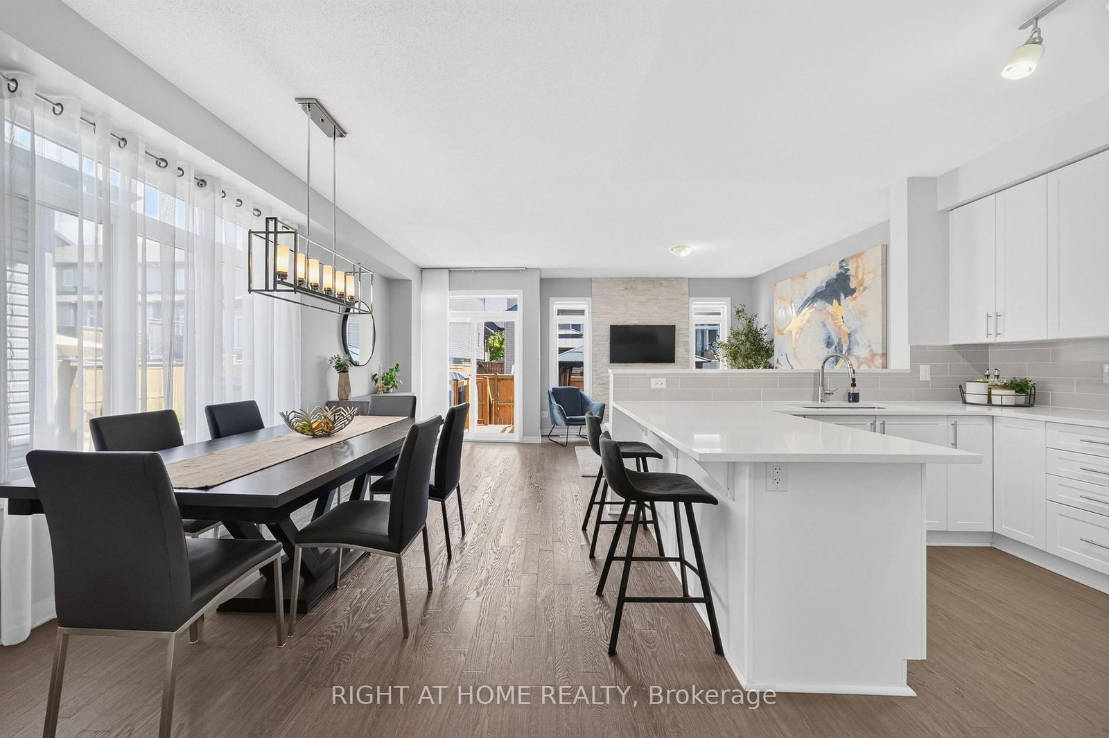 624 Spring Valley Drive • Ottawa, ON photo 9